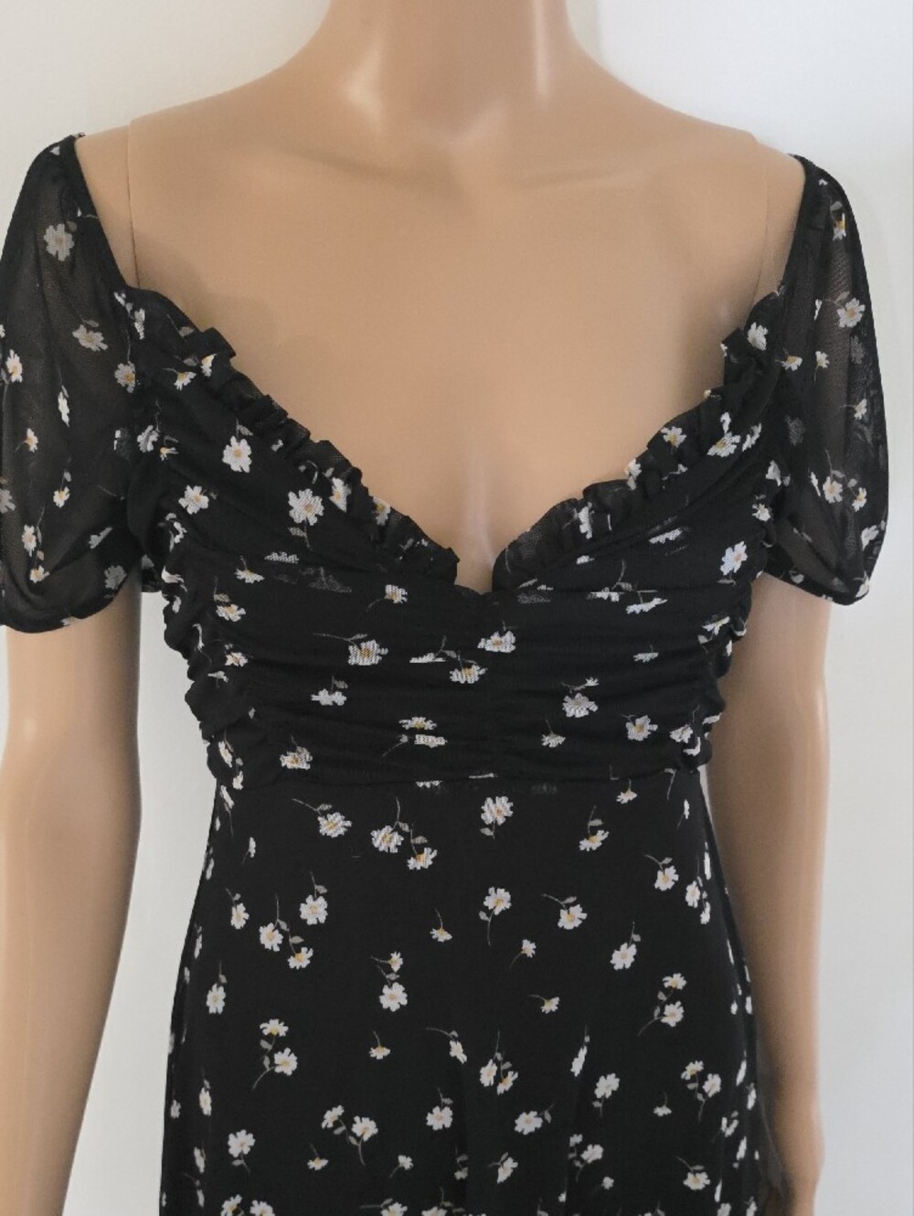 Black Floral Short Dress with Sweetheart Neckline Size M - Picture 2 of 8
